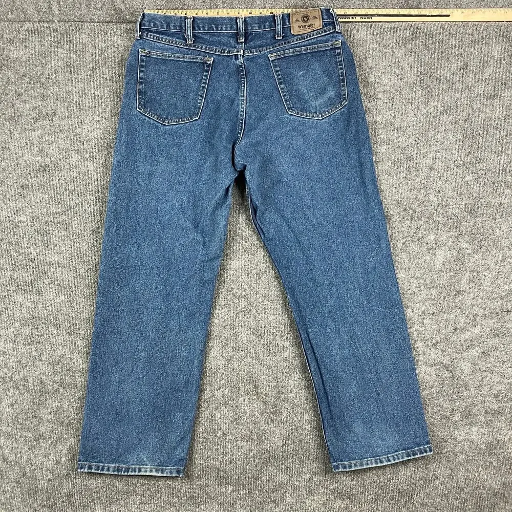 Wrangler Jeans Mens Size 38x30 Blue Medium Wash Straight Classic Fit Denim Pants